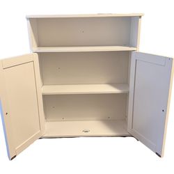 Reettic White Wooden Cabinet