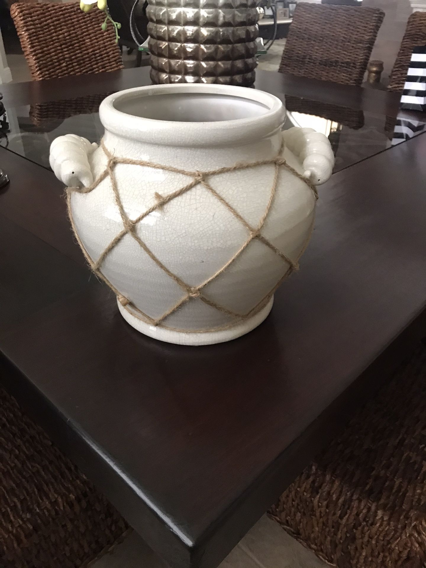 Ceramic pot