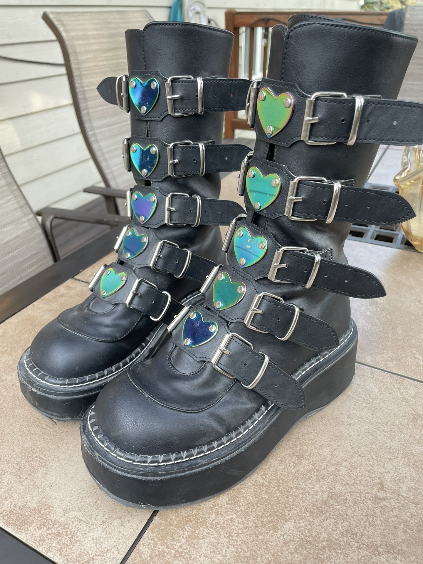 Emily 330 Demonias 