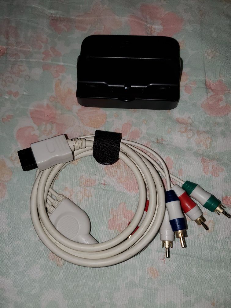 Nintendo Wii-U connectors and charging pad station