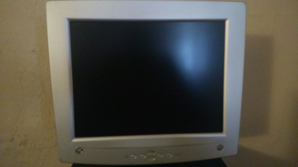 15' GATEWAY COMPUTER MONITOR FOR $10