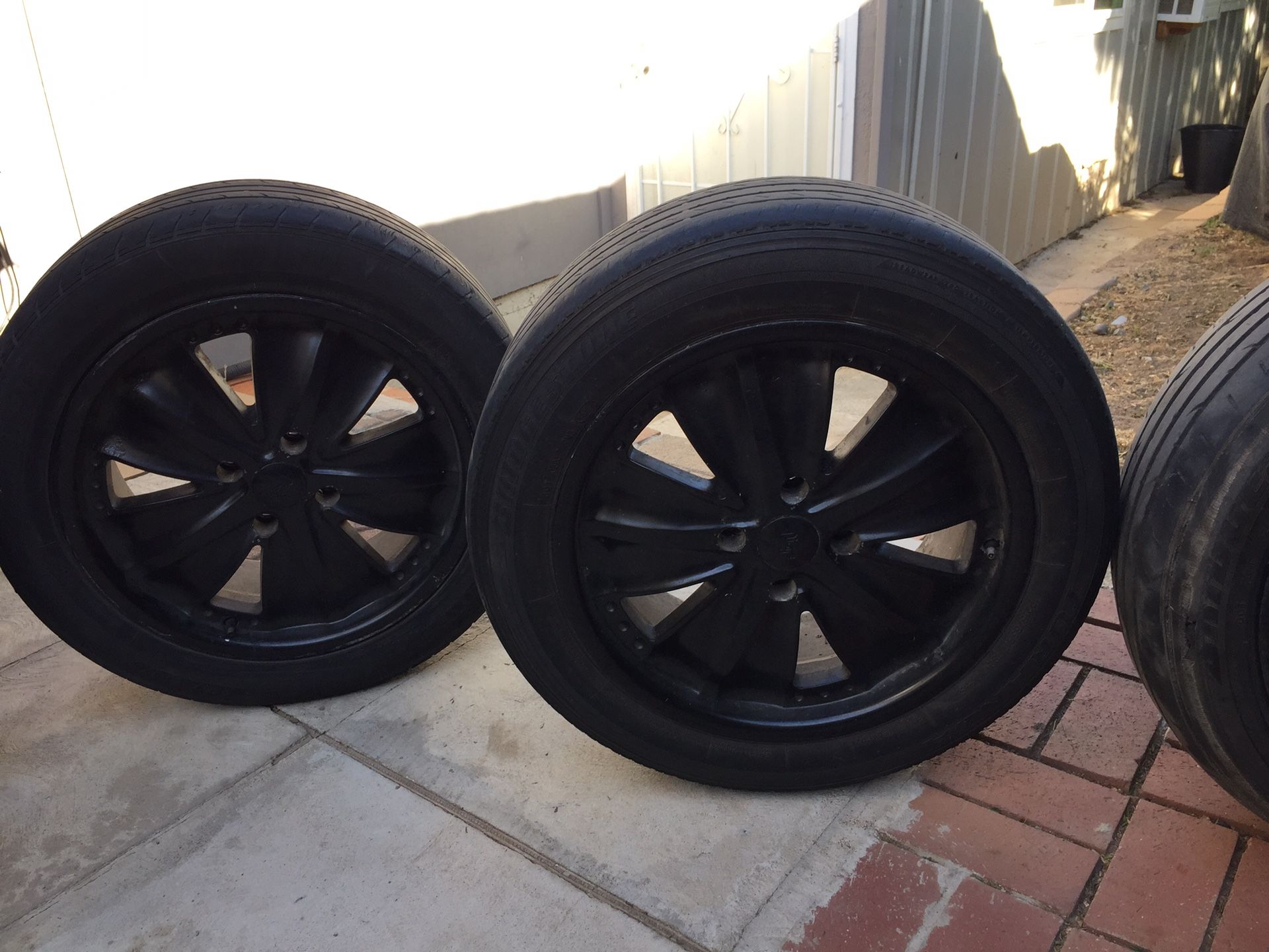 Black painted aluminum rim