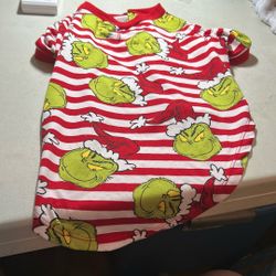 Size M grinch dog shirt