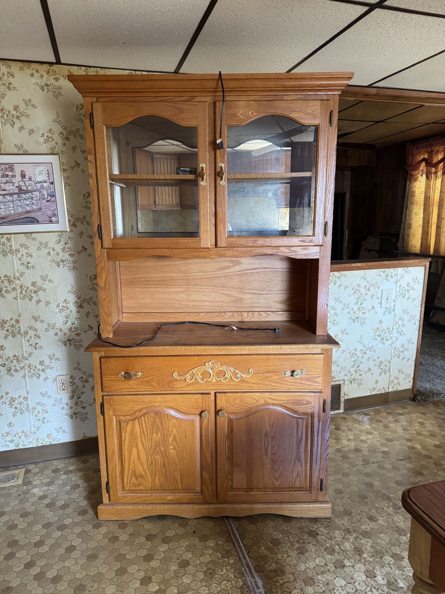 Solid Oak Hutch With Display Cabinet And Storage Base
