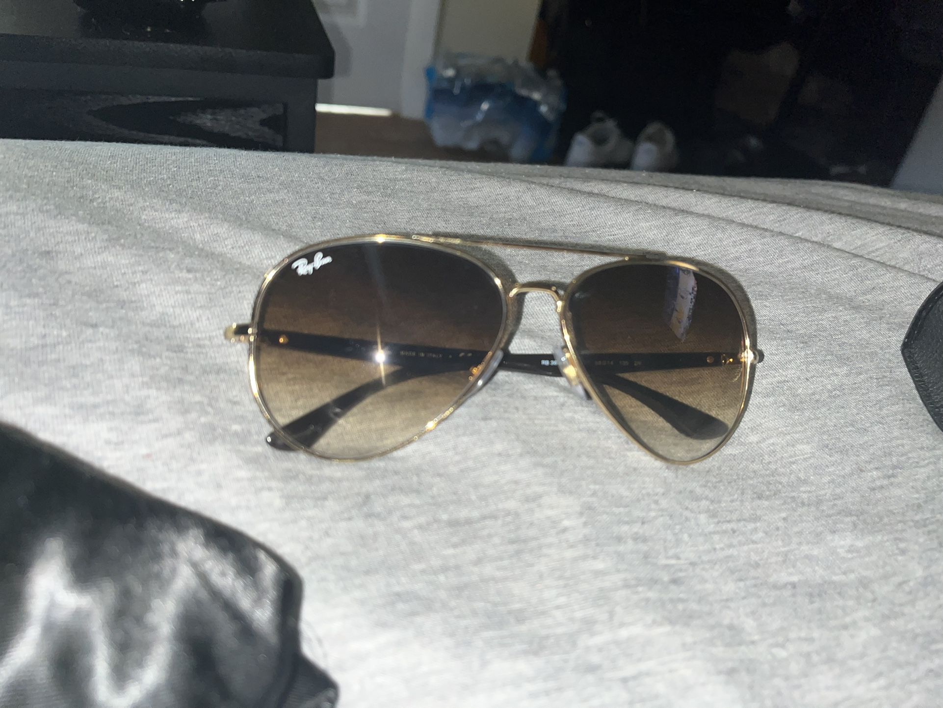 Classic Ray-Ban Aviator Sunglasses