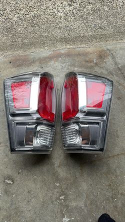 Toyota Tacoma Stock Tail Lights (2020 TRD Off Road)