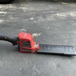 Milwaukee 12 V Lithium Brushless Cordless Battery Hedge Trimmer