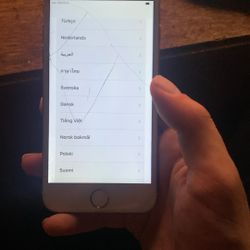 Cracked Iphone8 -Unlocked