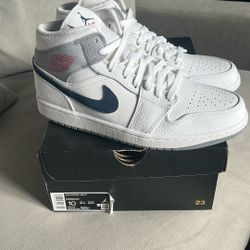 Air Jordan 1 Mid PL Paris
