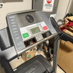 ProForm XP Treadmill – Fan, Incline, Heart Rate, Color Display!
