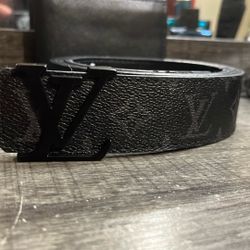 Louie Vuitton Belt 