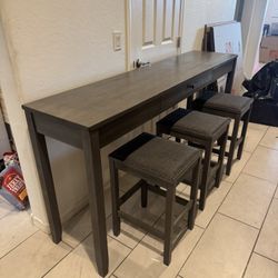 Counter Height Bar w/ Bar Stools