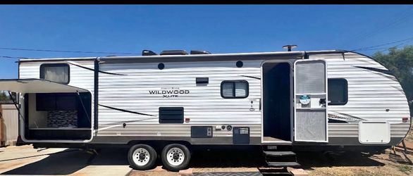 Forest River Wildwood X-Lite Travel Trailer