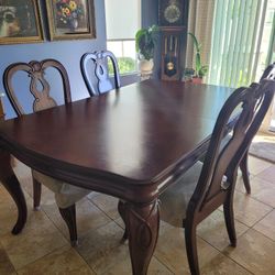 Dining Room Table 