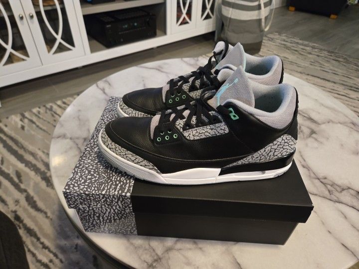 Air Jordan Green Glows Size 13 