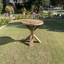 🧡☕️Rustic Round End Table☕️💛