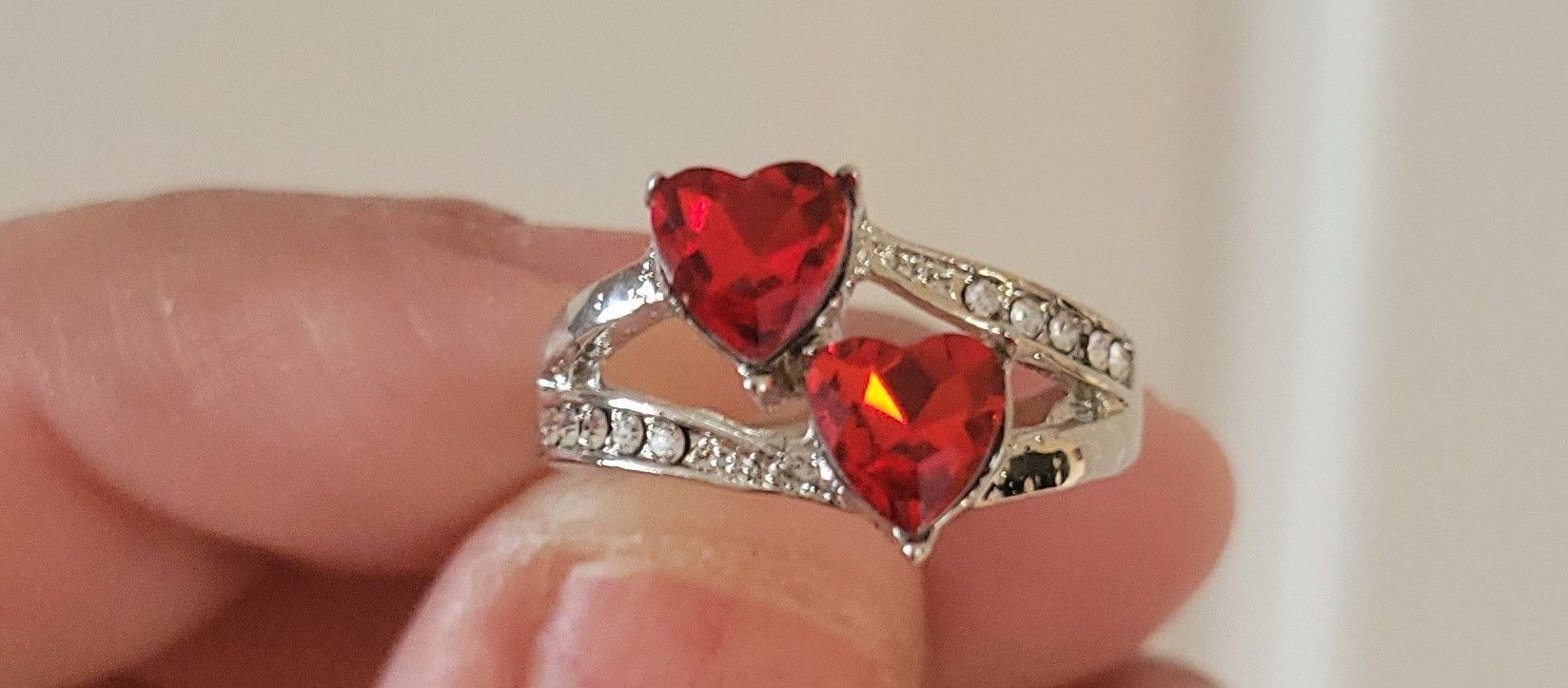 Brand New Staniless Steel Womens Hearts Ring Size 5