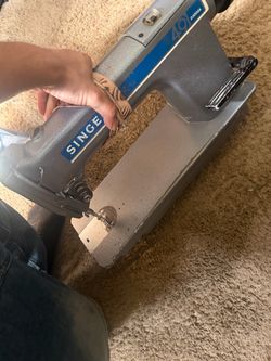 Singer 491d industrial sewing machine .. untested a