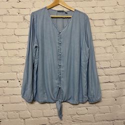 Denim & Co Women’s Lightweight Denim Button Front Tie Waist Top Size Med *Flaw*