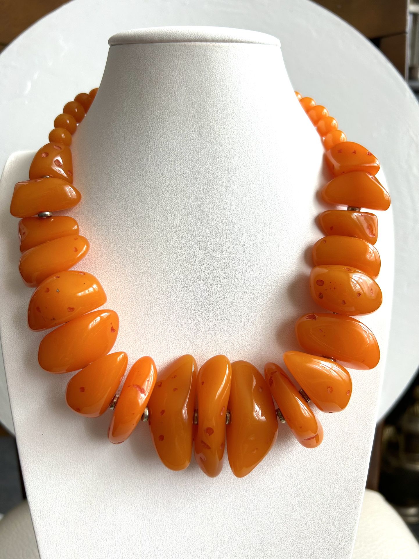 Beautiful Vintage Style  Amber Resin  Beads Necklace