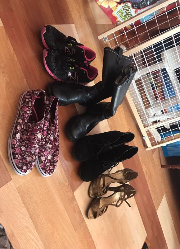 Shoes and boots lot