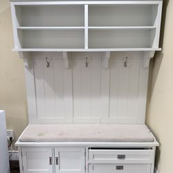 Closet/drawer