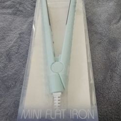 Vivaspa blue travel Mini Flat iron Hair Straightener Ceramic Tourmaline 0.5