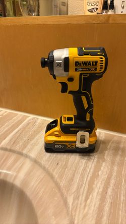 DeWalt  XR 20V Impact & 5 AH Power Stack Battery & Charger 