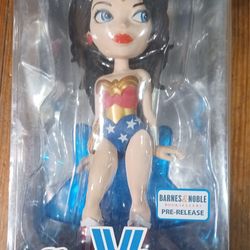 Wonder Woman Vinyl Vixens Barnes Noble DC Comics Actuon Figure 9 Inch 