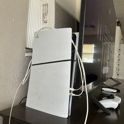 PS5 Slim No Disc !  With Gaming Chair 