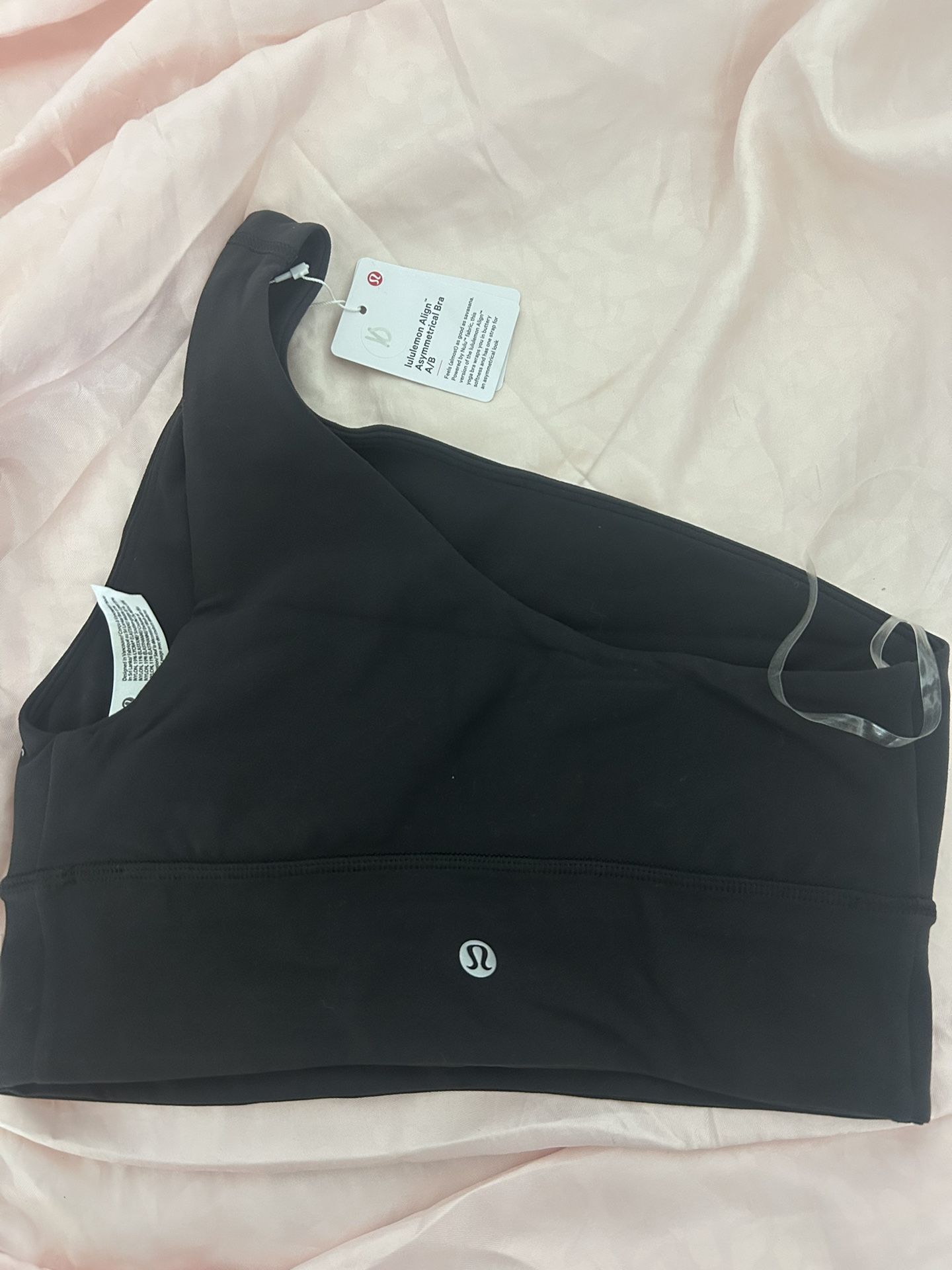 brand new lululemon sports bra size 6 
