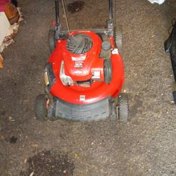 BRIGGS & STRATION LAWNMOWER