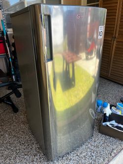 LG MINI FRIDGE