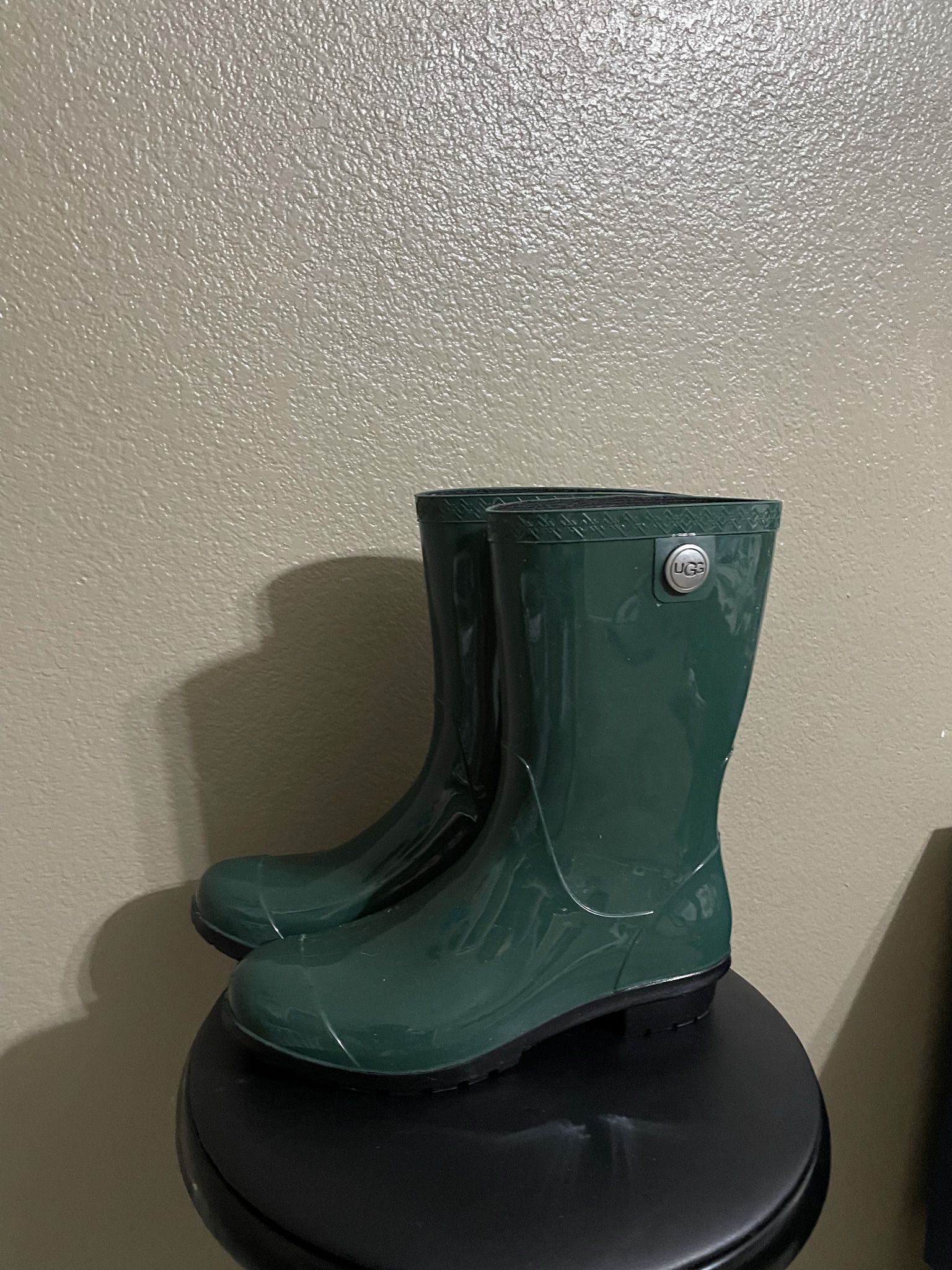 Ugg Rain Boots Size 8 
