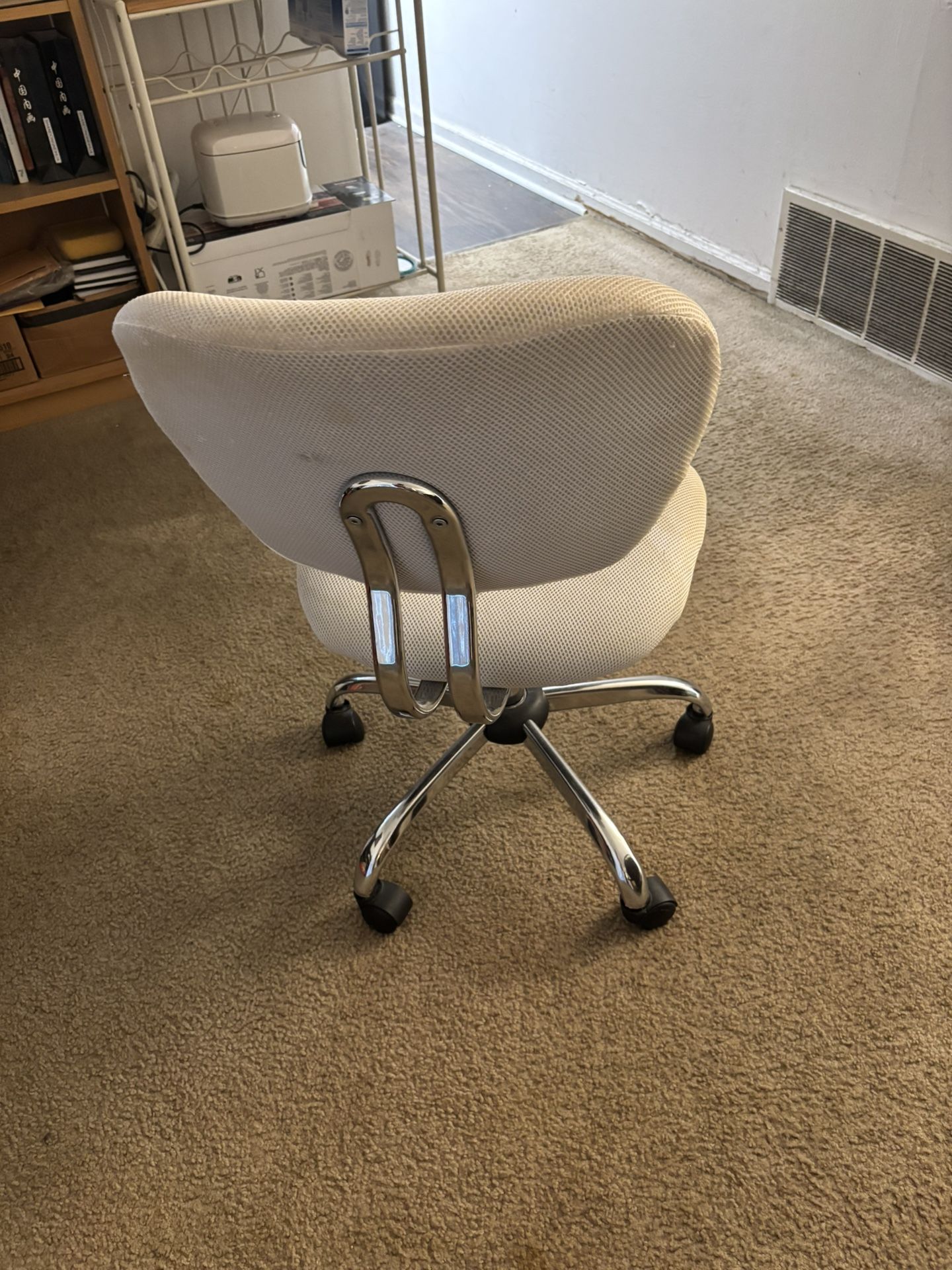 Office Desk Chair (no arm)