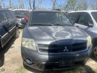 2006  Mitsubishi Endeavor (FOR PARTS)