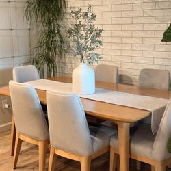 Solid Wood Dining Table -Macy’s-with 6 Chairs – Excellent Condition | Visalia, CA