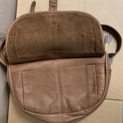 Women’s Hobo International Leather Shoulder Bag. 