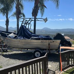 Valco Baja Bayrunner Fishing Boat 