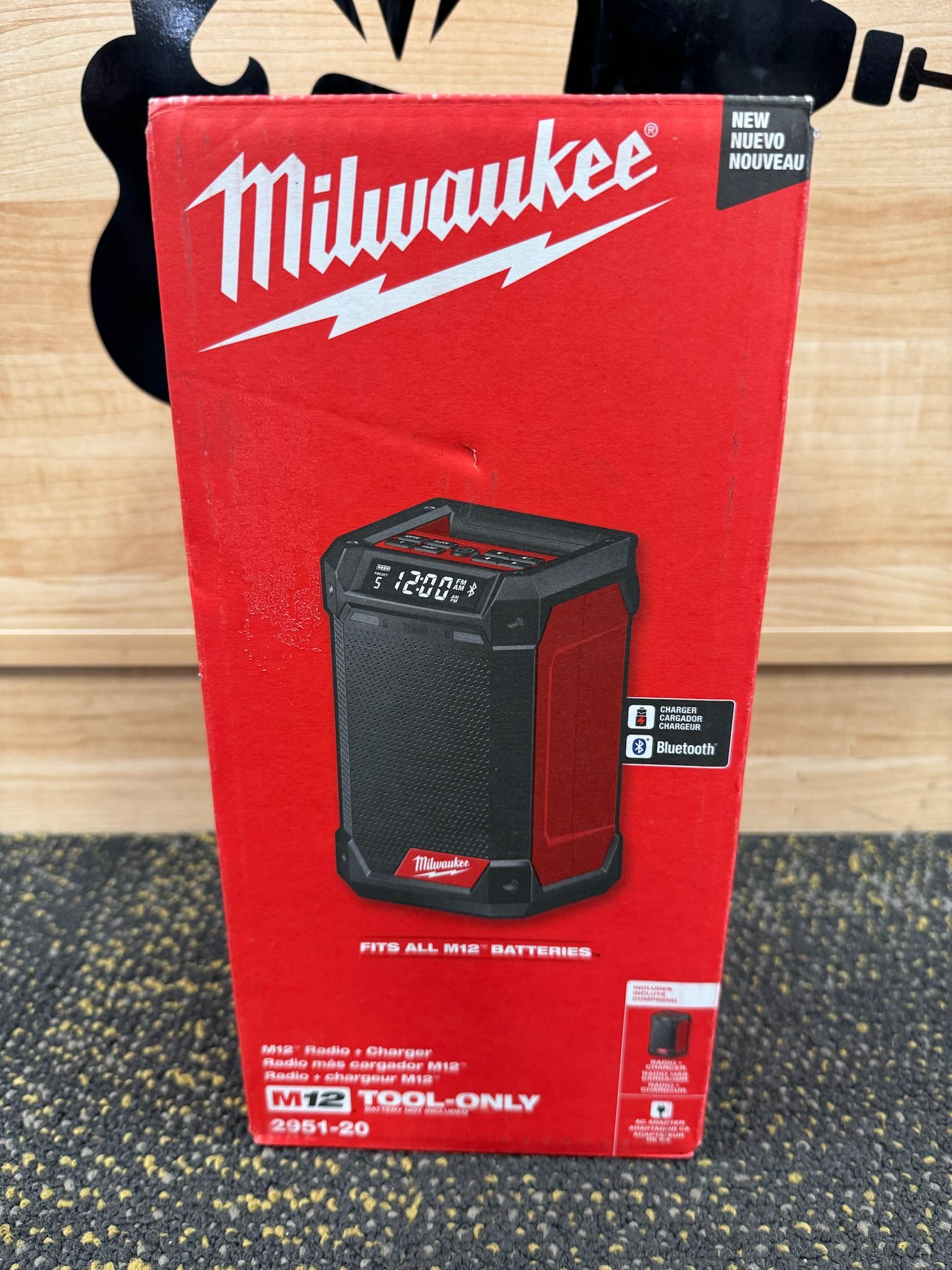 MILWAUKEE 2951-20 12-Volt Lithium-Ion Cordless Bluetooth Jobsite Radio