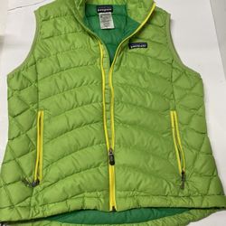 Womens Patagonia Brand Goose Down Puffer Vest Size Small EUC- Green