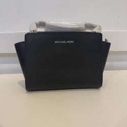 Michael Kors Messenger Bag