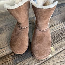 Women’s Size 6 Brown Insulated BrownPaw Boots