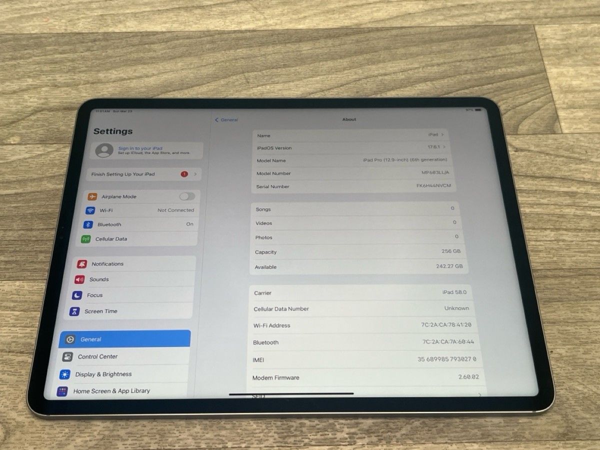 iPad Pro 6th Gen 12.9" Unlocked (A1D015146)