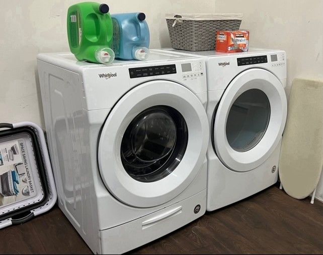 Whirlpool Washer And Dryer Like New