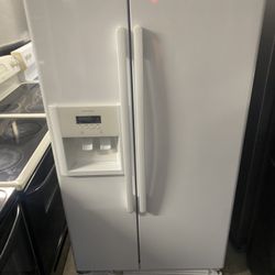 Kenmore Refrigerator Working Perfectly Fine 