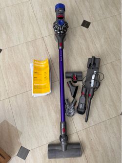 Dyson v8 Animal+ (Needs new battery)