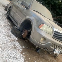 Lincoln Navigator 2003 Parts or Complete 