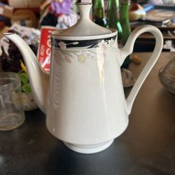 Vintage Crown Ming Fine China  Teapot 