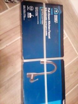 Pull down kitchen faucet